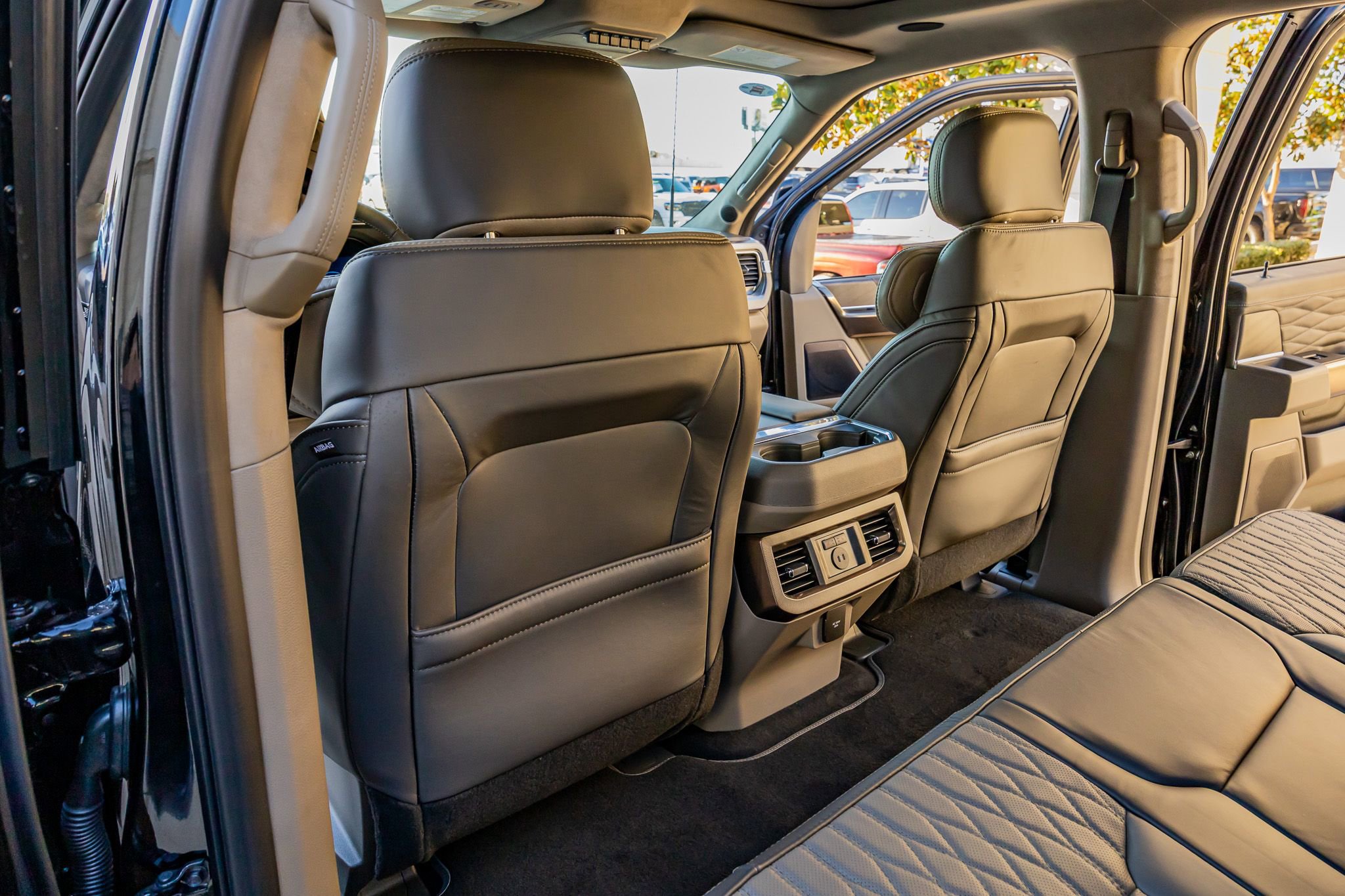 Used 2026 Ford F450 Platinum w/ Platinum Plus Package image 33