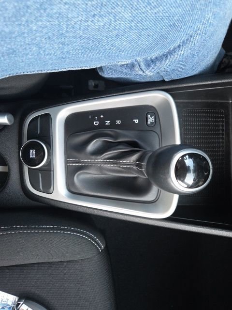 Used 2024 Hyundai Venue SEL image 25