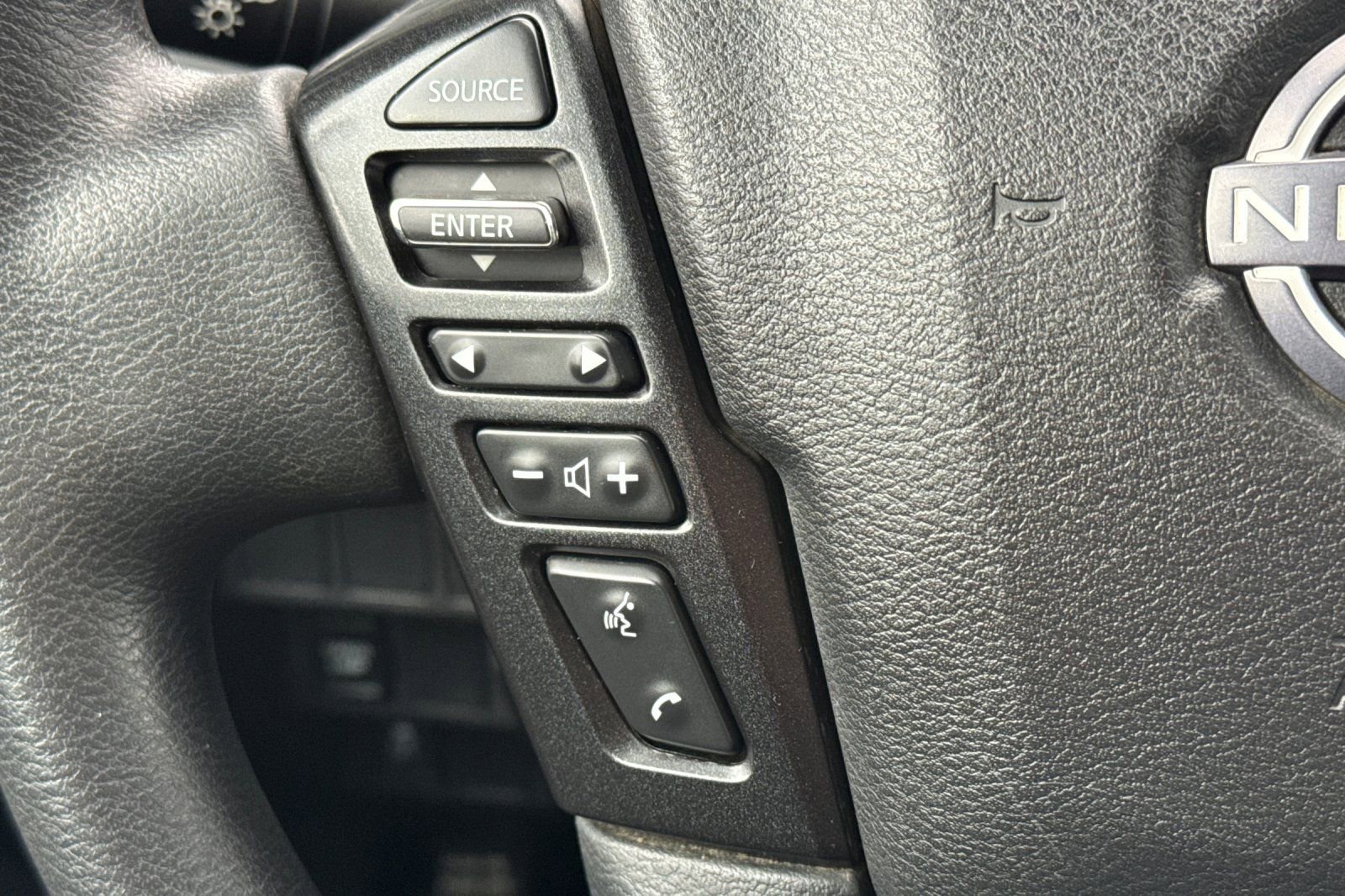 Used 2022 Nissan Frontier S image 24