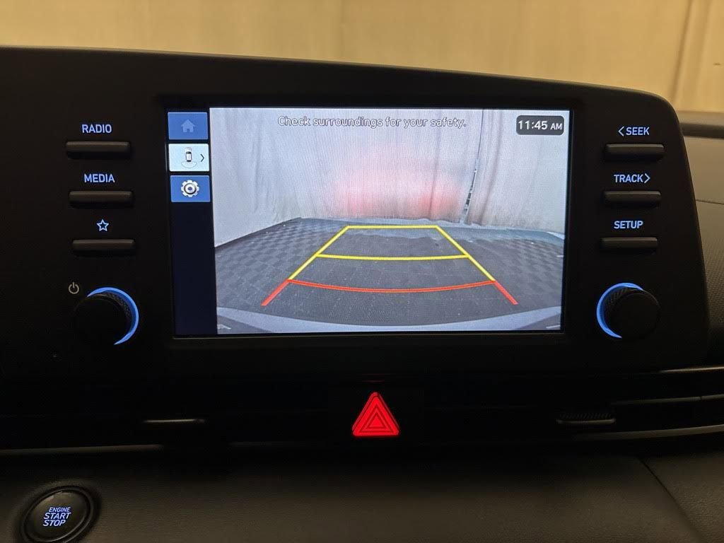 Certified 2025 Hyundai Elantra Sport image 19