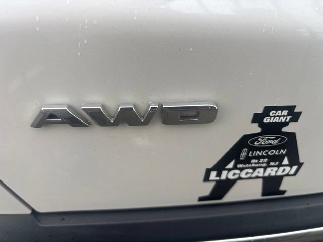 Used 2018 Cadillac XT5 Luxury w/ Driver Awareness Package AWD/4WD image 11