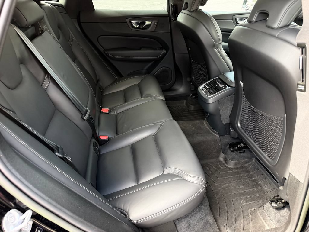 Certified 2023 Volvo XC60 B5 Ultimate w/ Climate Package AWD/4WD image 20