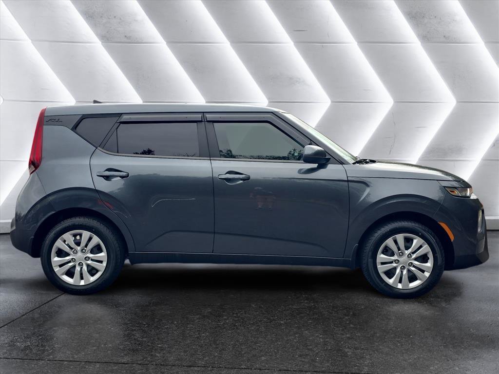 Used 2022 Kia Soul LX image 6