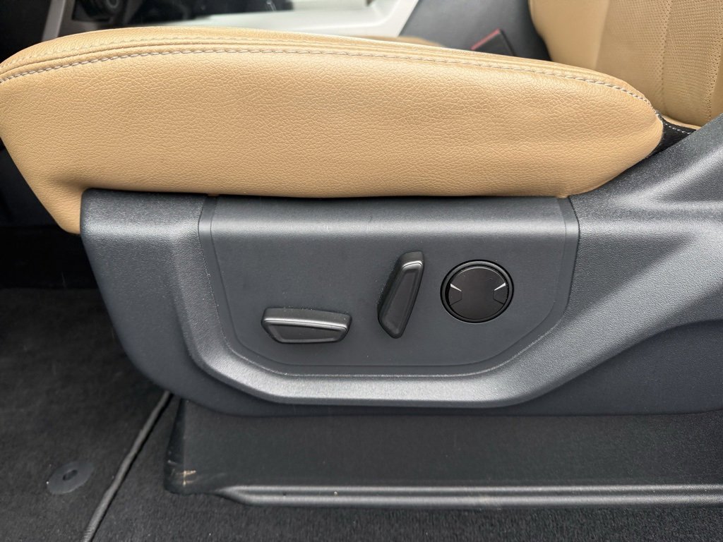 Used 2022 Ford F250 Lariat w/ Lariat Ultimate Package image 17