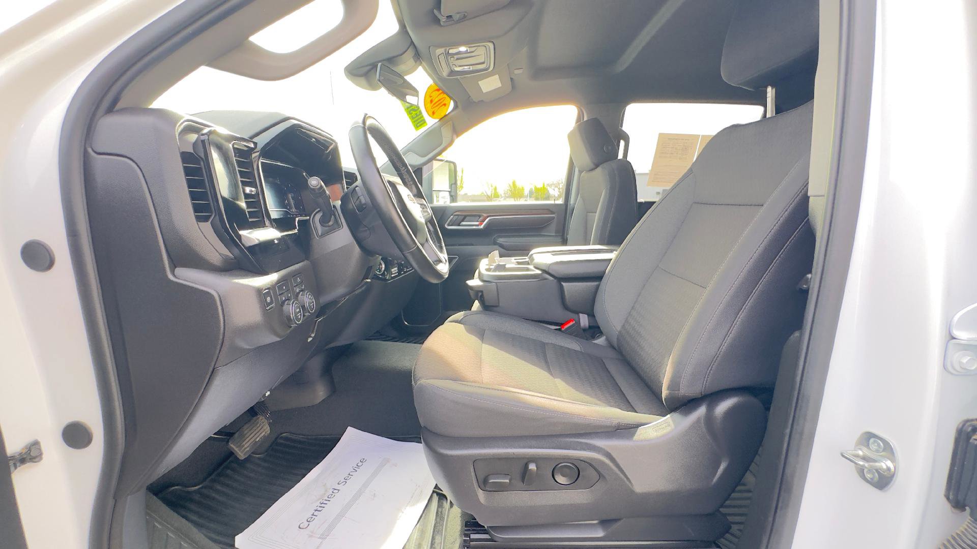 Used 2025 Chevrolet Silverado 2500 LT w/ Convenience Package image 17