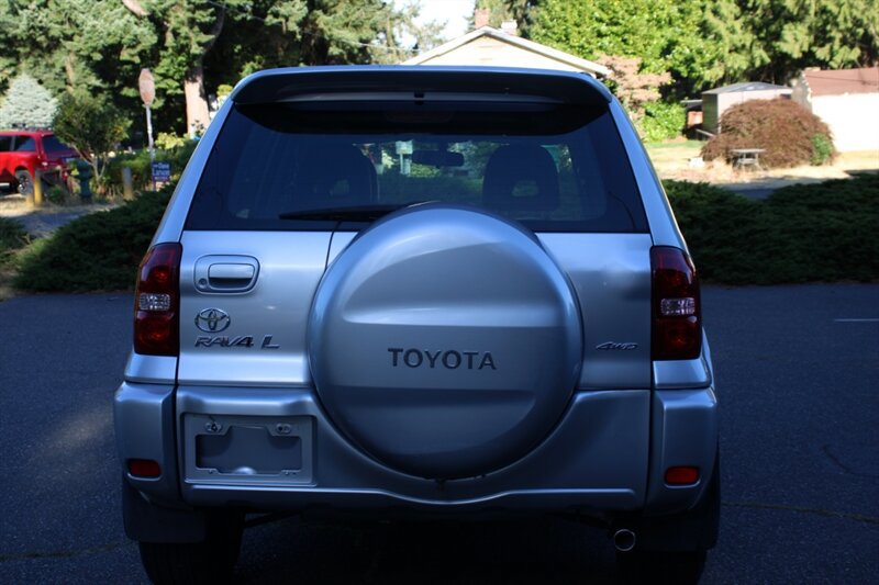 Used 2005 Toyota RAV4 4WD image 11