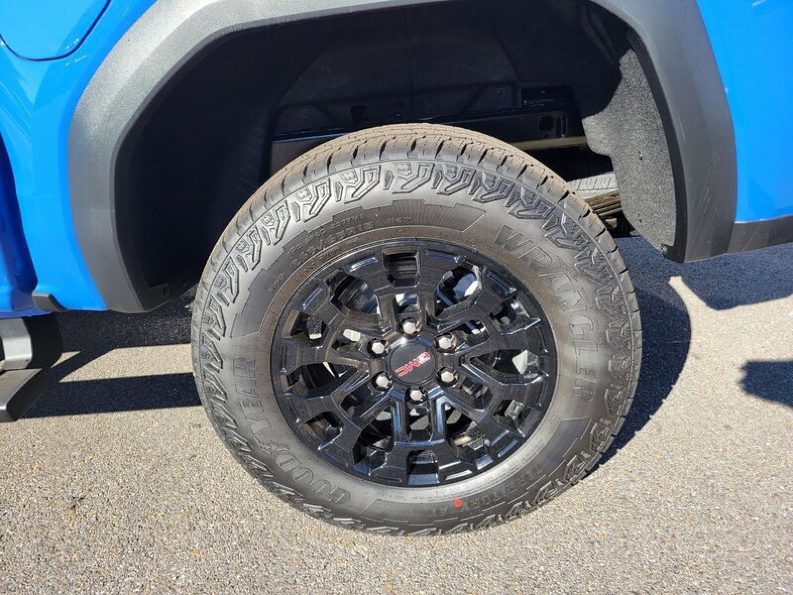 New 2026 GMC Canyon Elevation w/ Convenience Package image 7