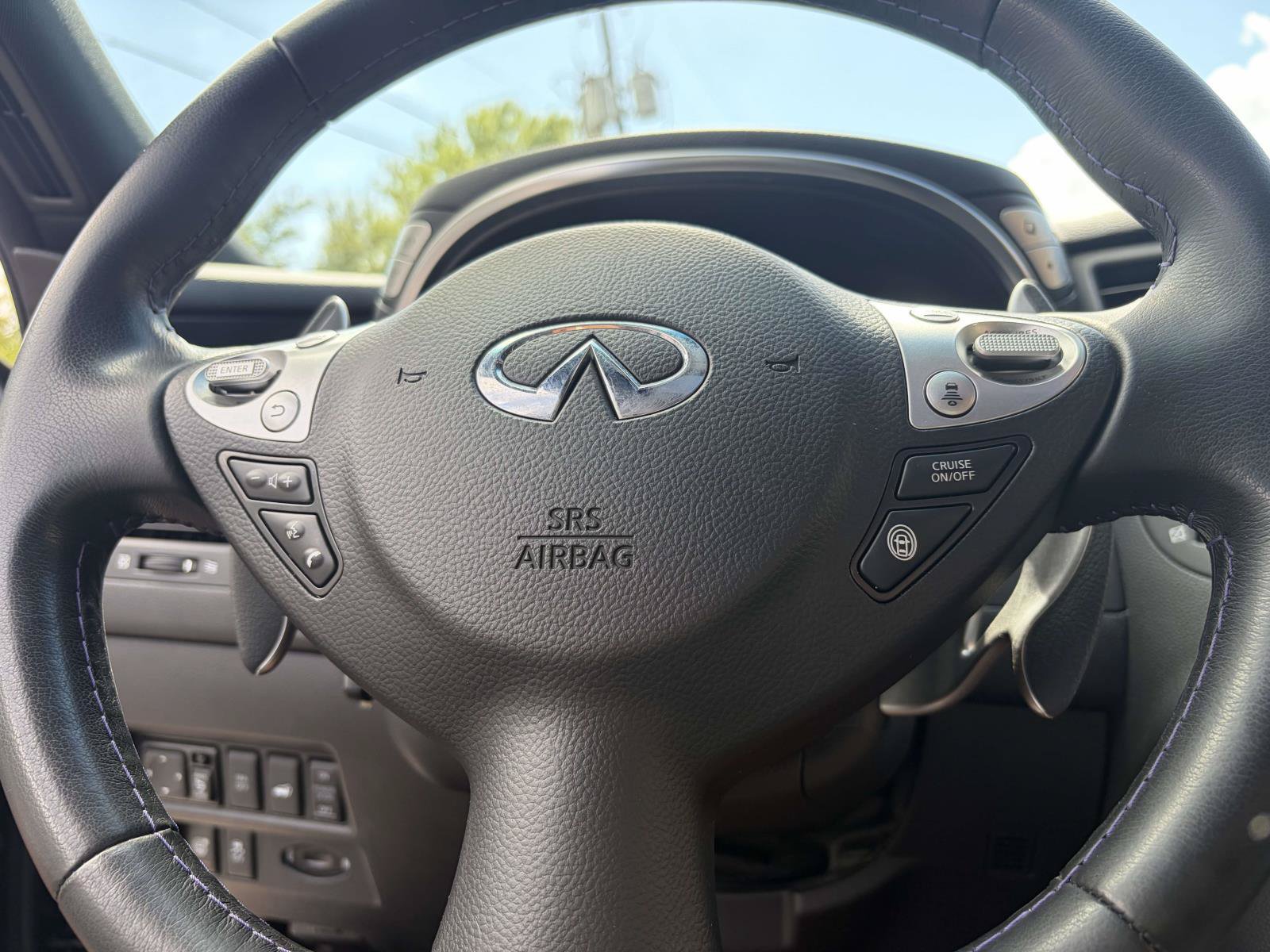 Used 2015 INFINITI QX70 AWD w/ Premium Package image 19