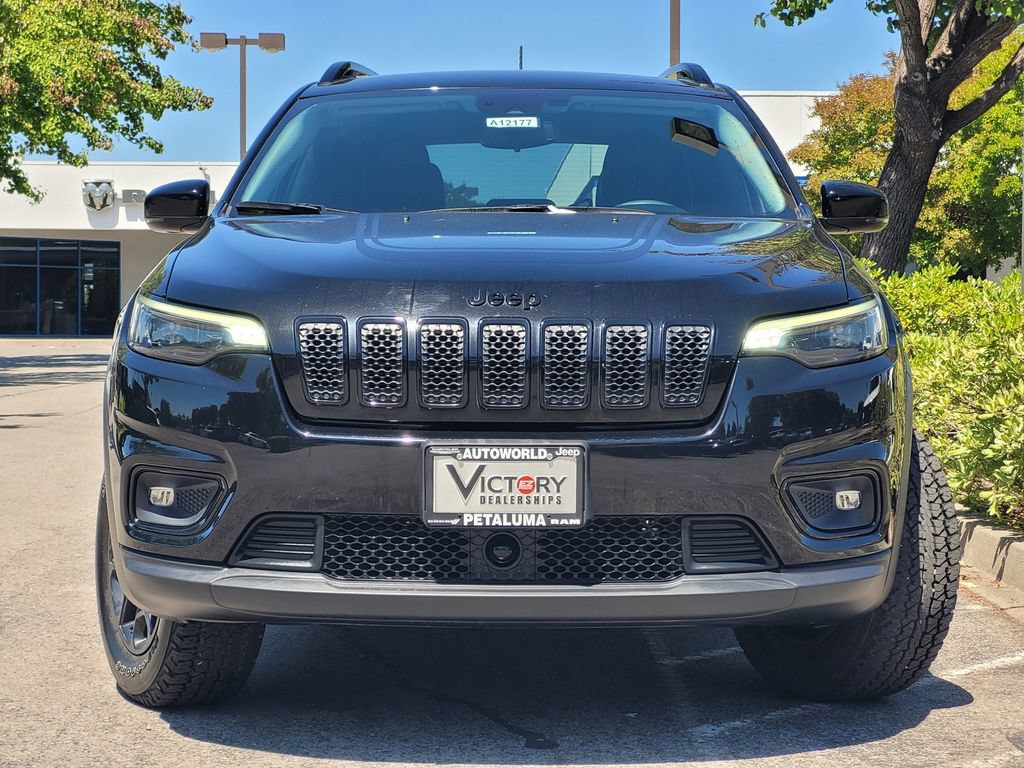 Used 2022 Jeep Cherokee Latitude AWD/4WD image 2