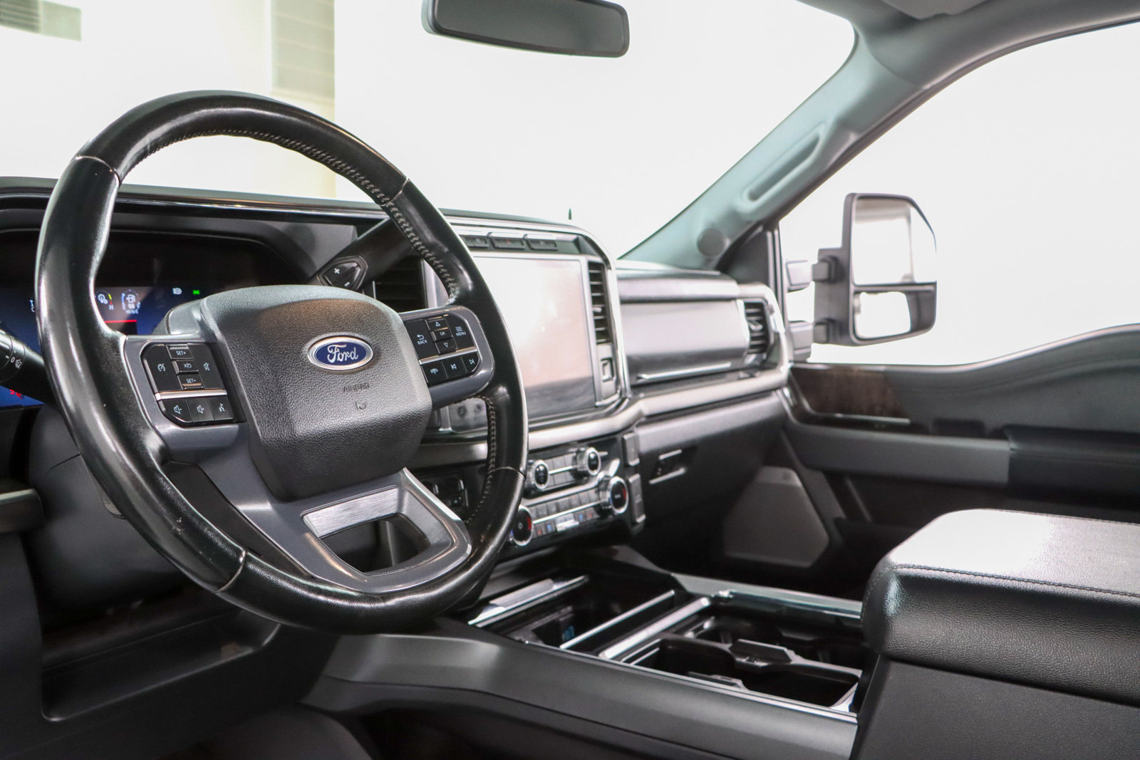 Used 2023 Ford F250 Lariat w/ Sport Appearance Package AWD/4WD image 24