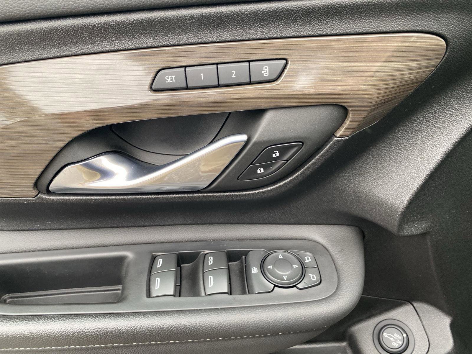 Used 2022 GMC Terrain Denali w/ LPO, Floor Liner Package image 21