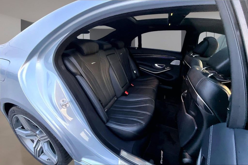 Used 2015 Mercedes-Benz S 63 AMG 4MATIC Sedan w/ Driver Assistance Package image 27