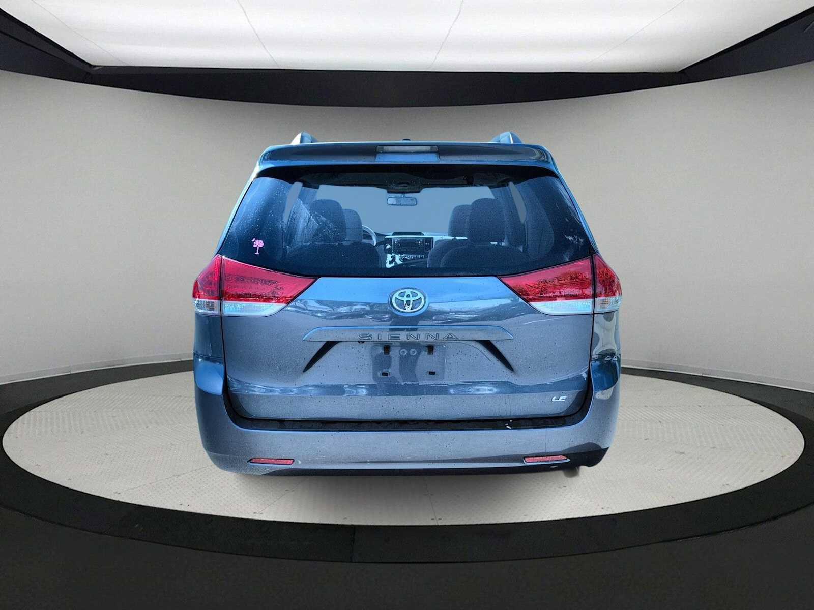 Used 2014 Toyota Sienna LE image 7