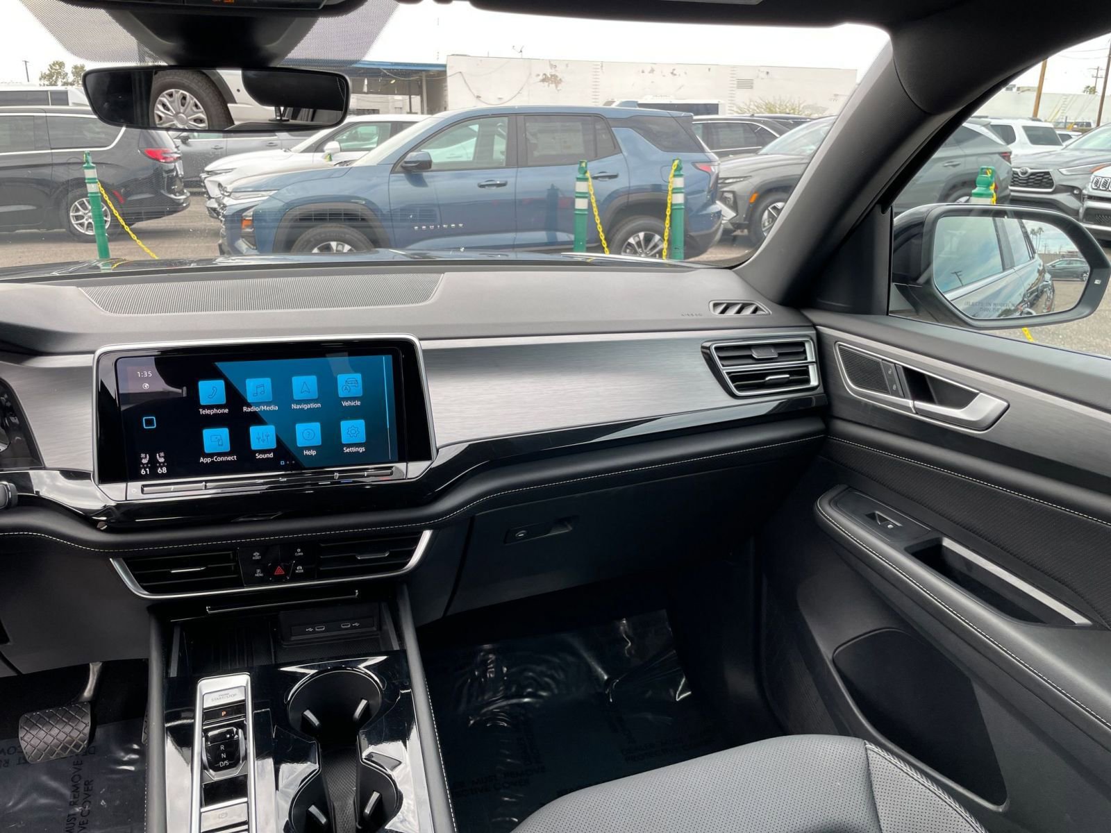 Used 2025 Volkswagen Atlas Cross Sport SE FWD image 38