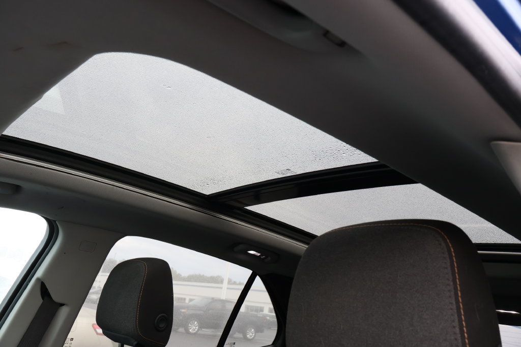 Used 2019 Chevrolet Equinox LT w/ Sun & Navigation Package FWD image 12