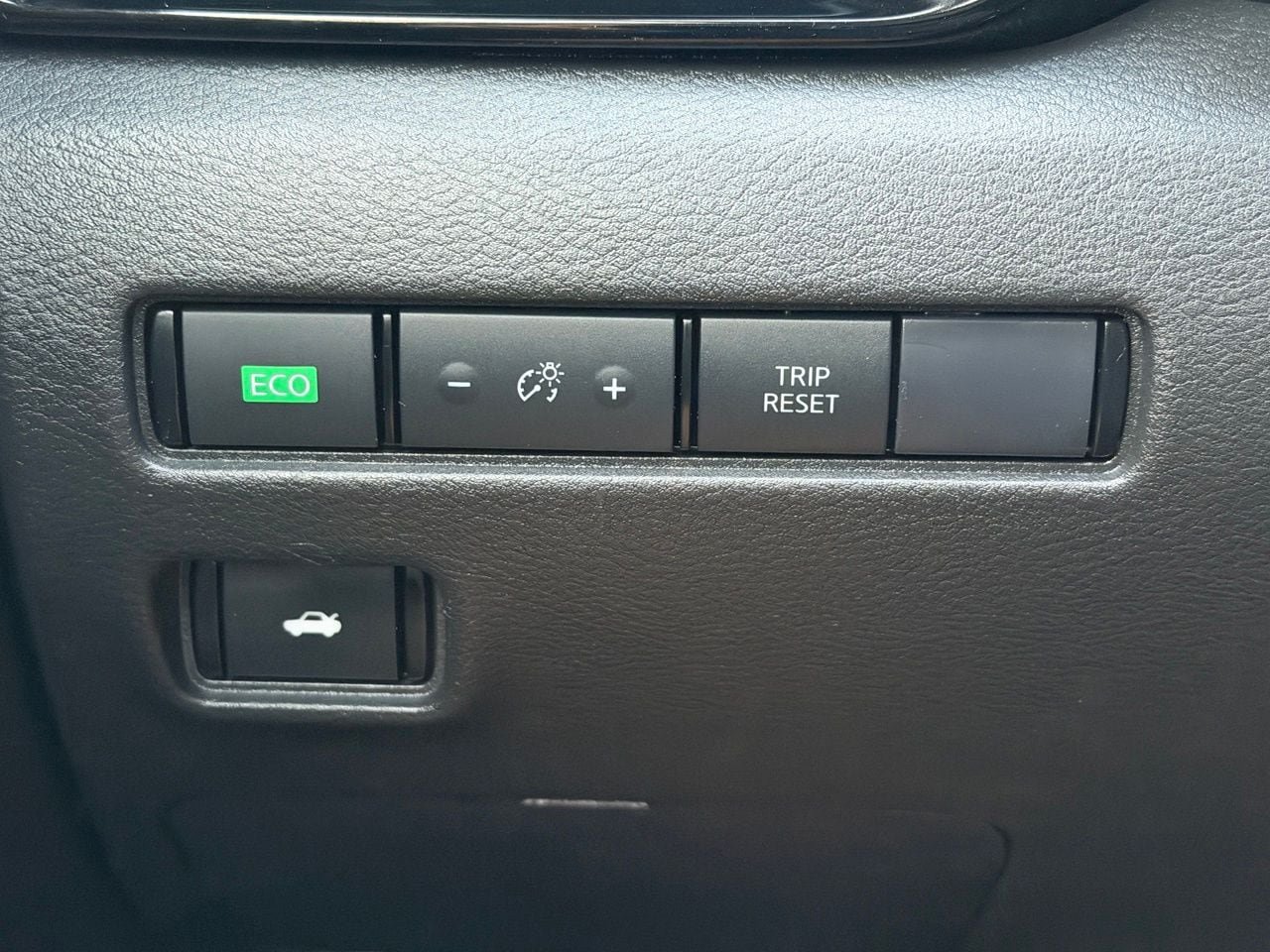 Certified 2024 Nissan Sentra SV FWD image 21