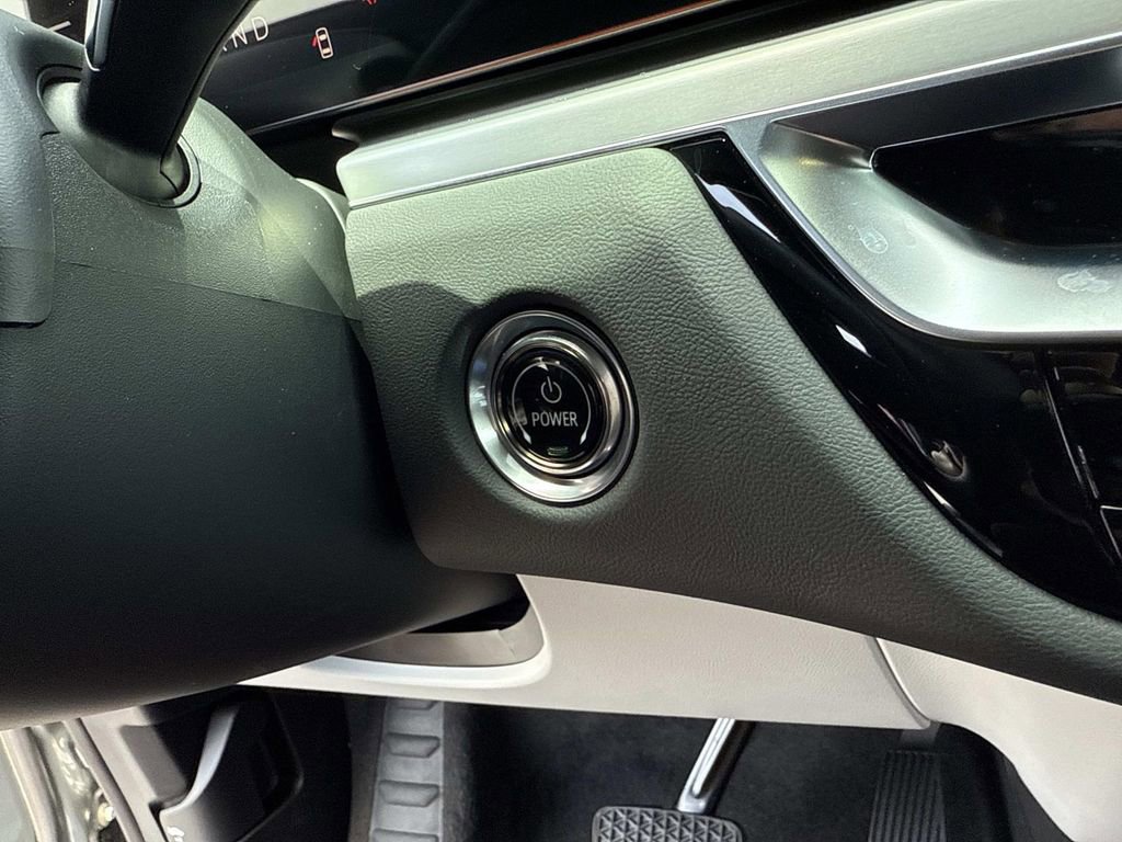 New 2025 Cadillac Lyriq Luxury image 29