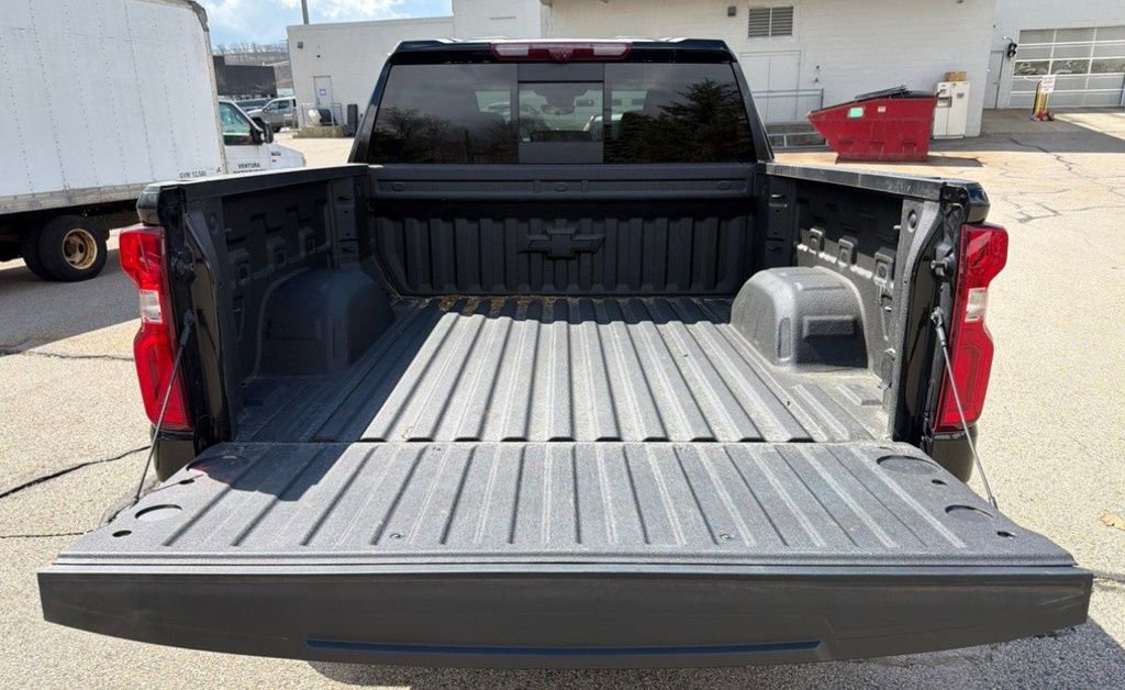 Used 2023 Chevrolet Silverado 1500 LTZ w/ LTZ Premium Package image 5