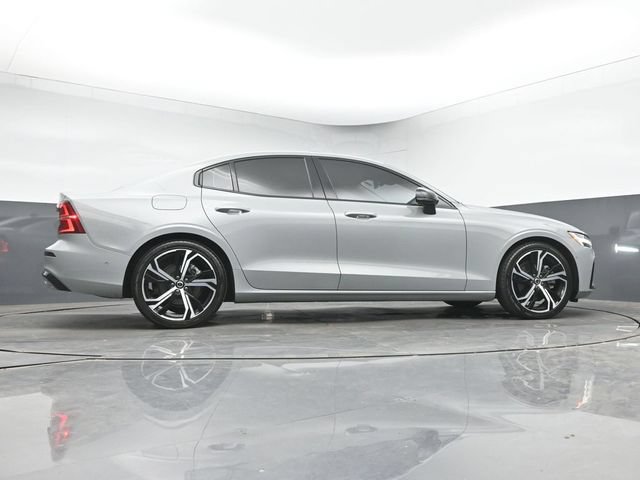Used 2025 Volvo S60 B5 Plus FWD image 42