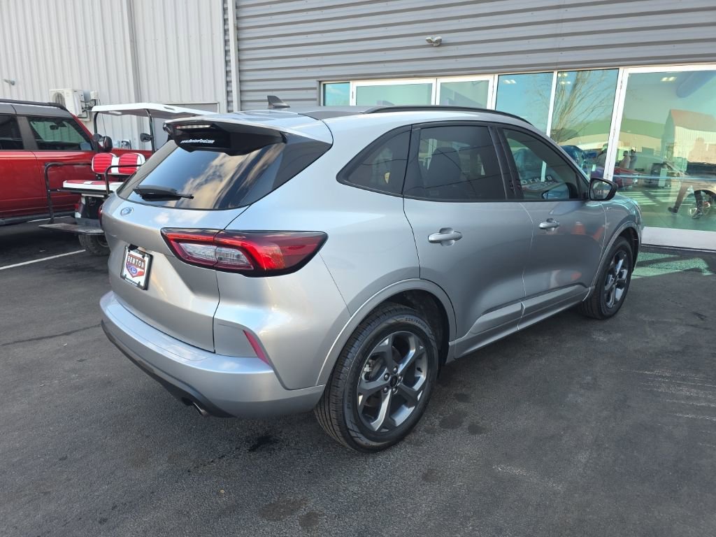 Used 2024 Ford Escape ST-Line image 5