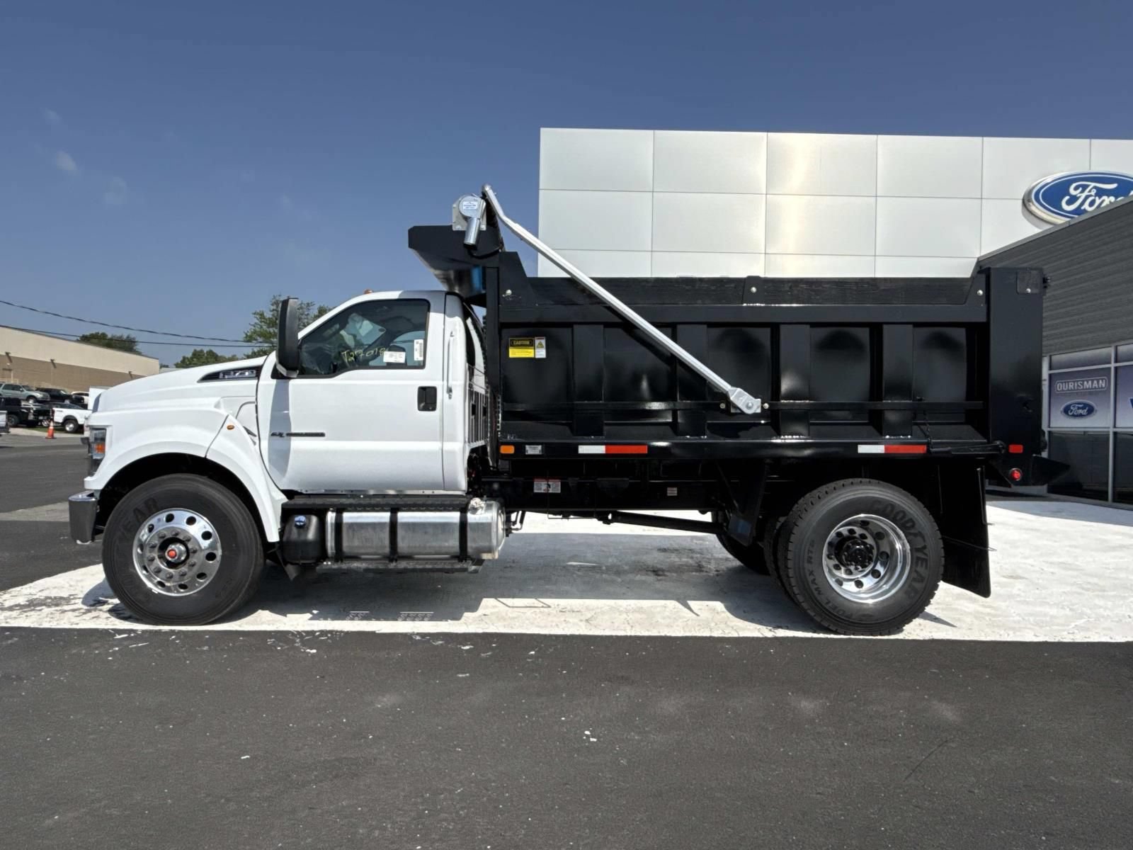New 2027 Ford F750 2WD Regular Cab Super Duty image 6