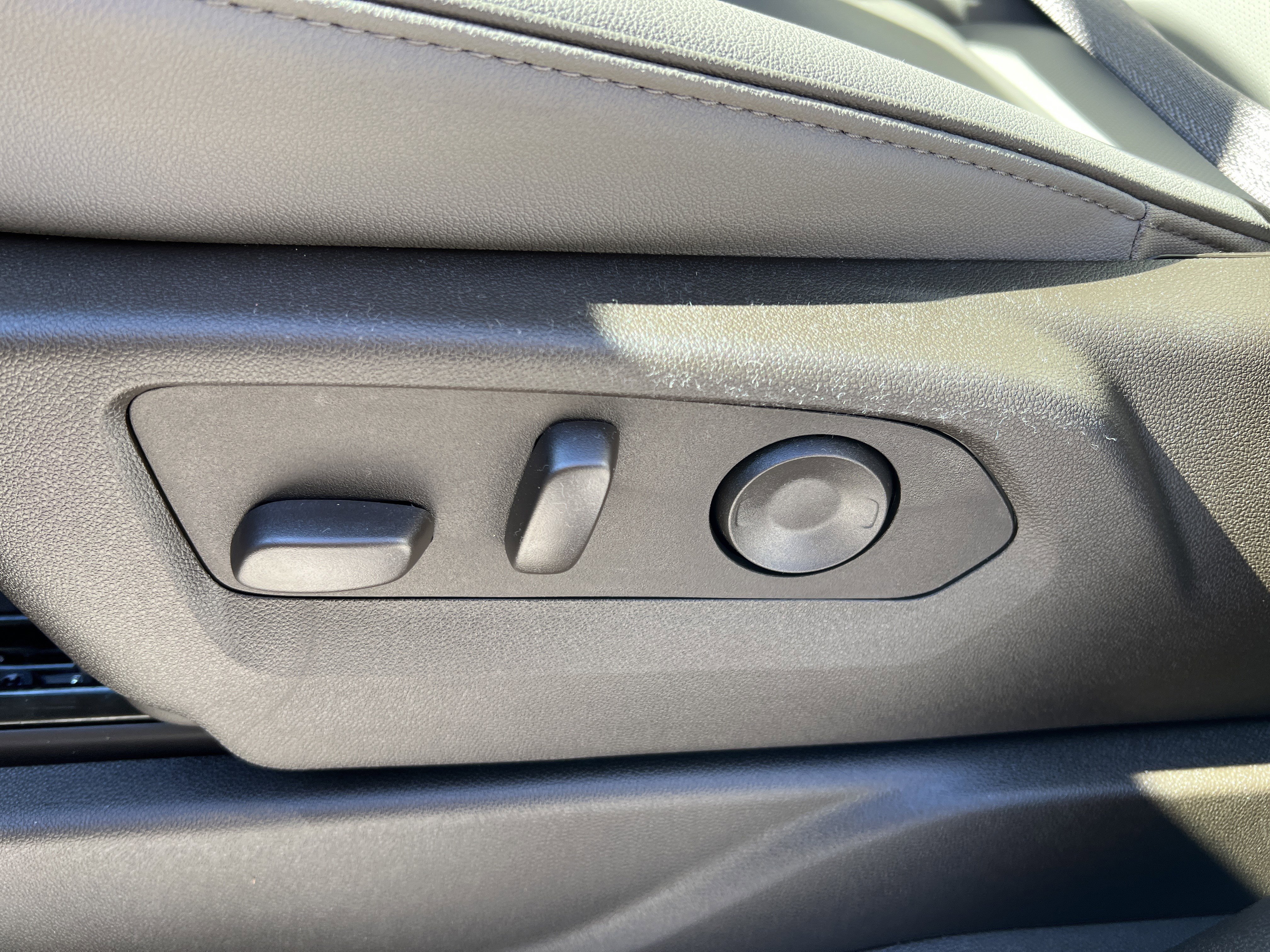 New 2026 GMC Yukon XL Elevation image 11