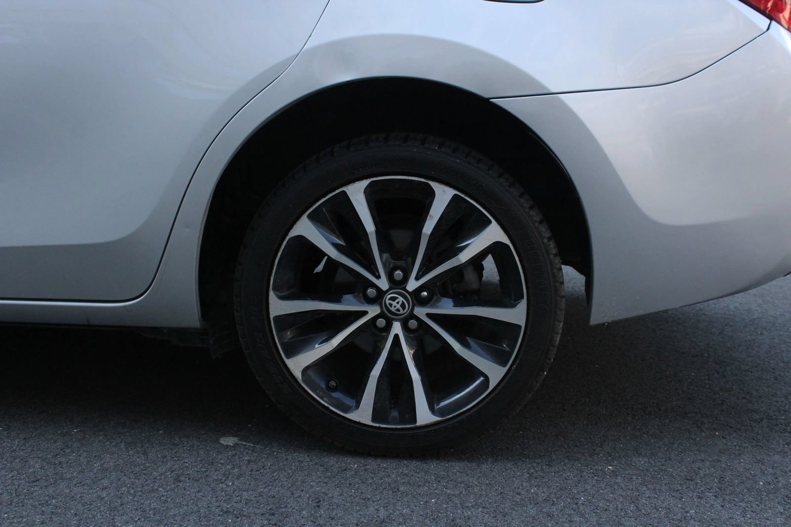 Used 2017 Toyota Corolla SE FWD image 10
