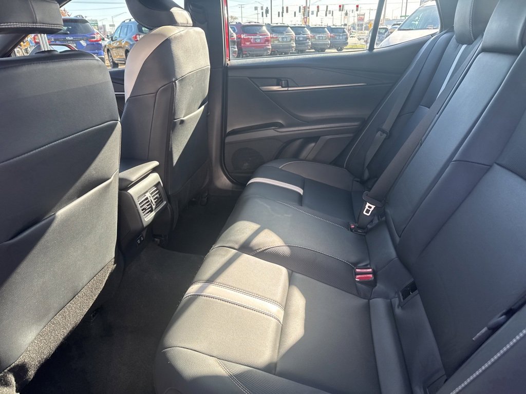 Used 2025 Toyota Camry SE image 22