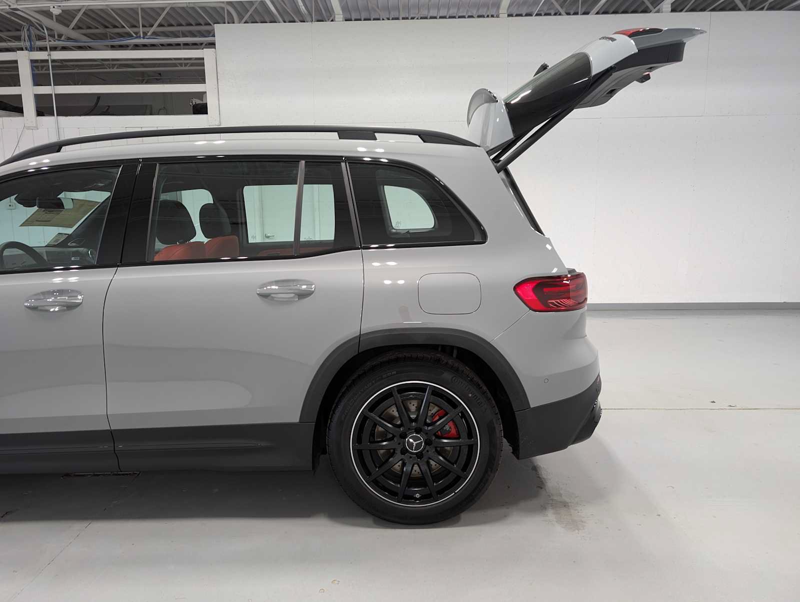 New 2026 Mercedes-Benz GLB 35 AMG 4MATIC image 9