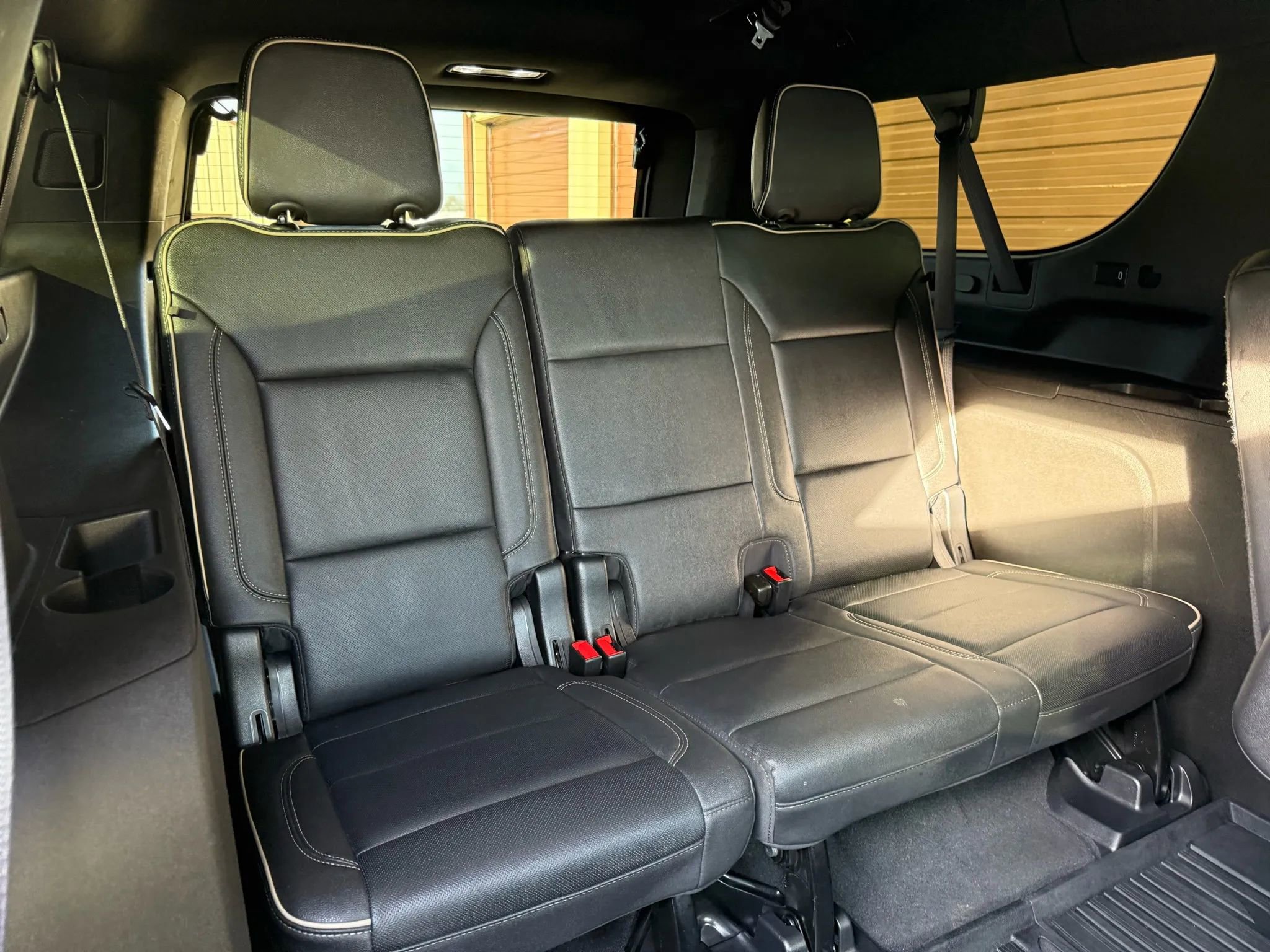 Used 2022 GMC Yukon XL SLT w/ SLT Luxury Package image 11