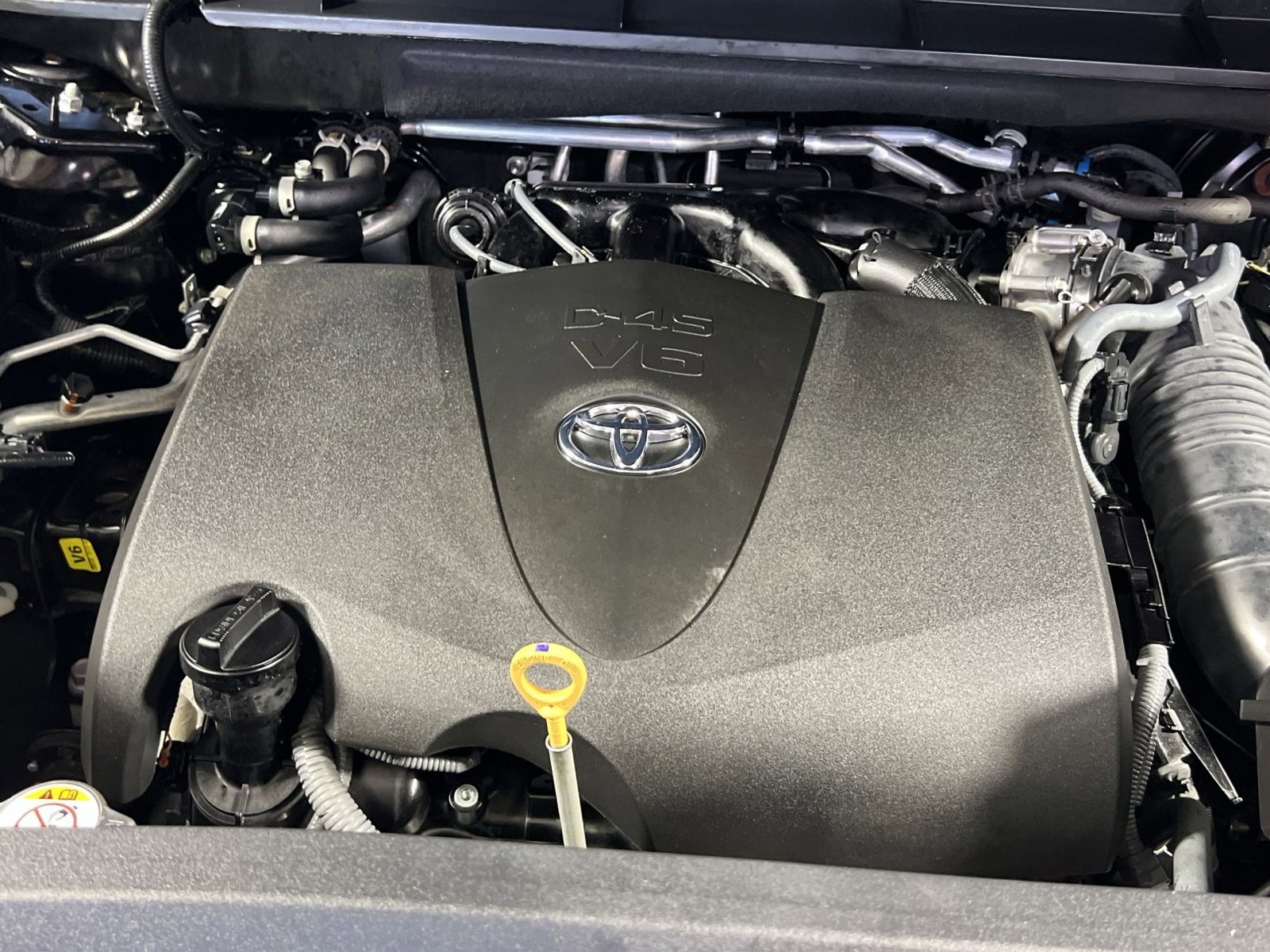 Used 2022 Toyota Highlander XLE AWD/4WD image 31