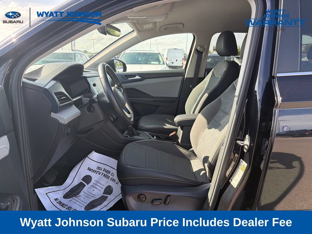 Used 2024 Volkswagen Taos SE FWD image 15