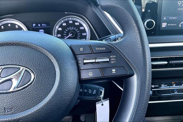 Used 2021 Hyundai Sonata SE w/ Cargo Package image 12