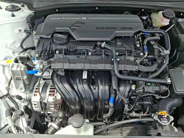 New 2026 Hyundai Elantra Sport FWD image 19