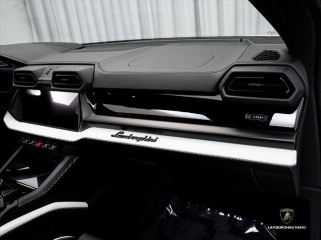 Used 2026 Lamborghini Urus SE AWD/4WD image 46