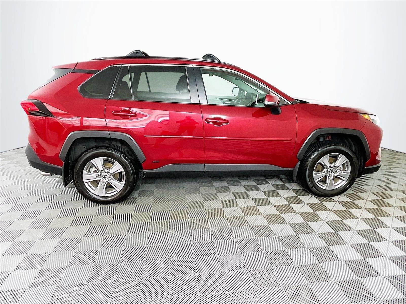 Used 2025 Toyota RAV4 XLE w/ Convenience Package AWD/4WD image 10