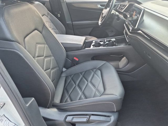 Used 2025 Volkswagen Atlas Cross Sport SE FWD image 30