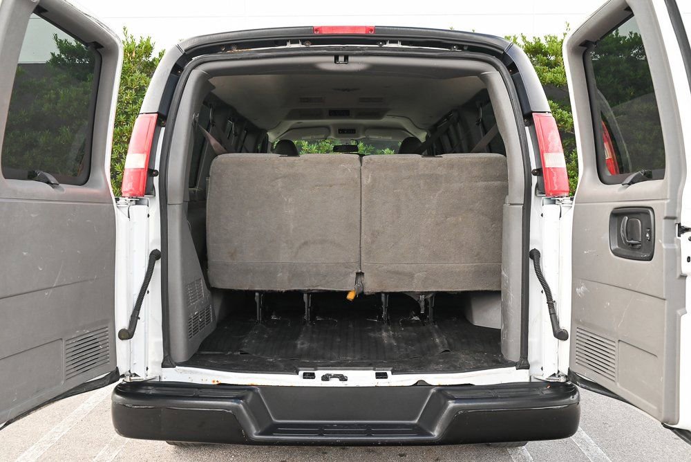 Used 2017 Chevrolet Express 2500 LS RWD image 10