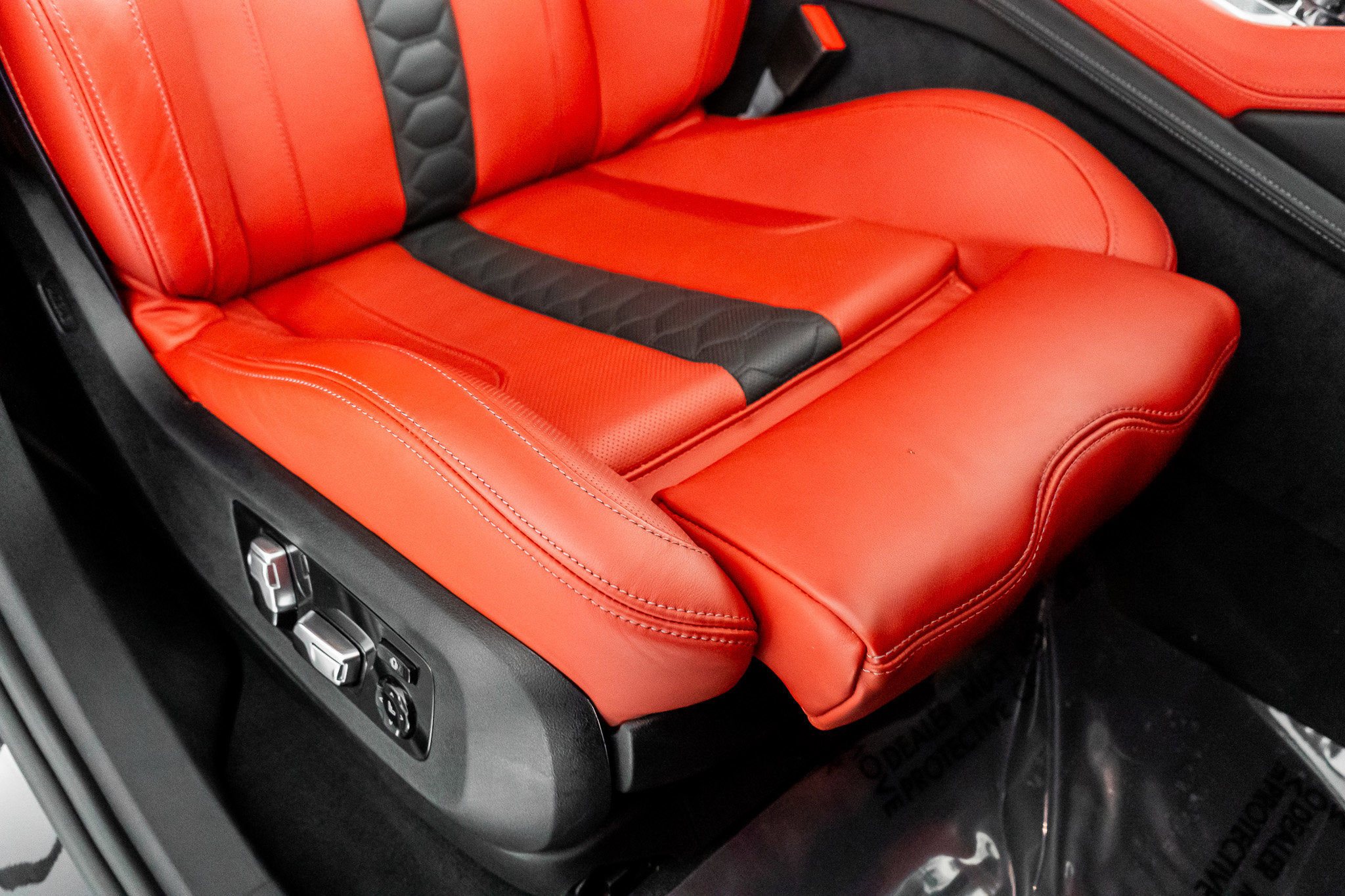 Used 2025 BMW X6 M Competition image 33