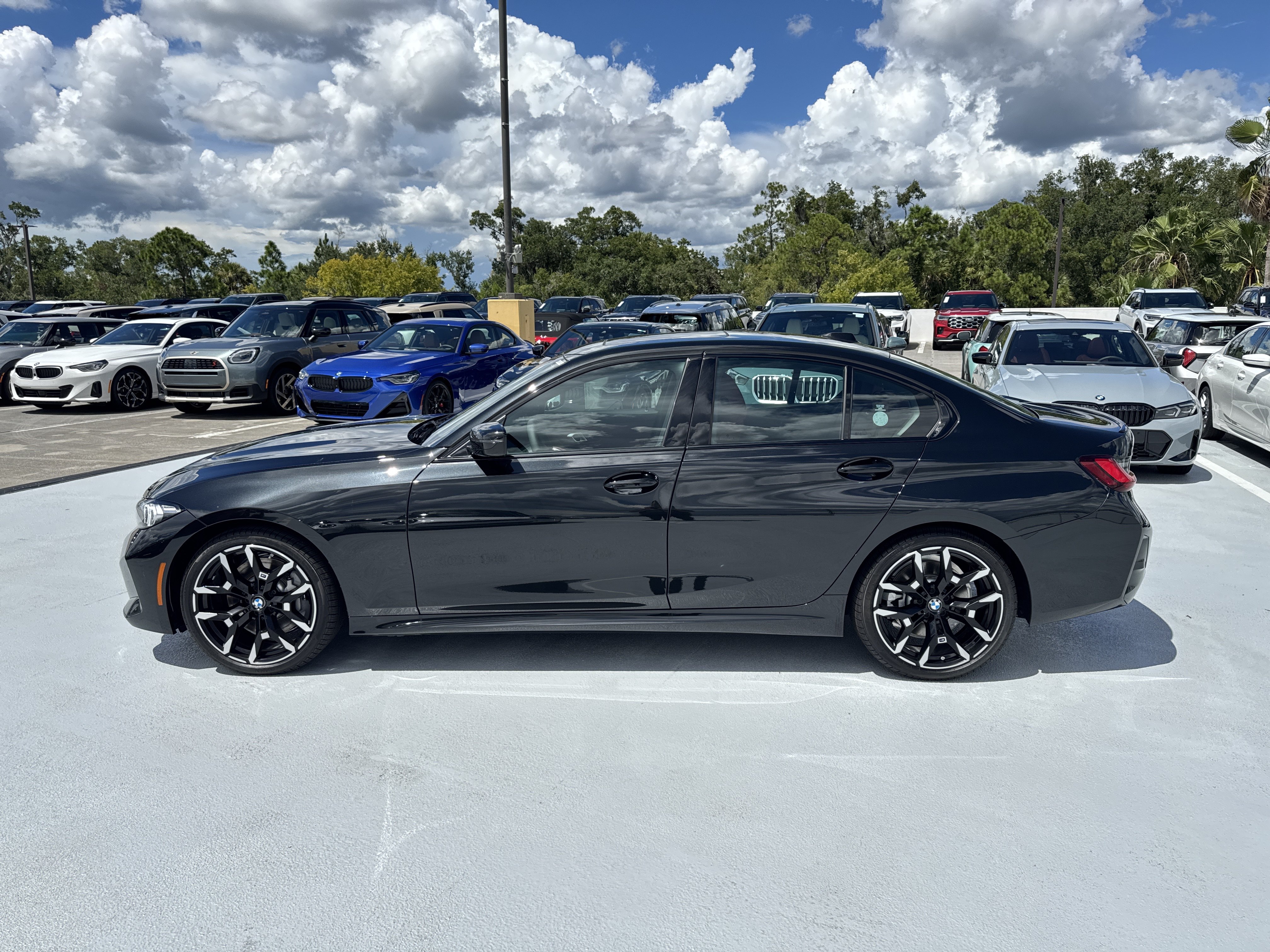 New 2026 BMW 330i Sedan w/ M Sport Package RWD image 4