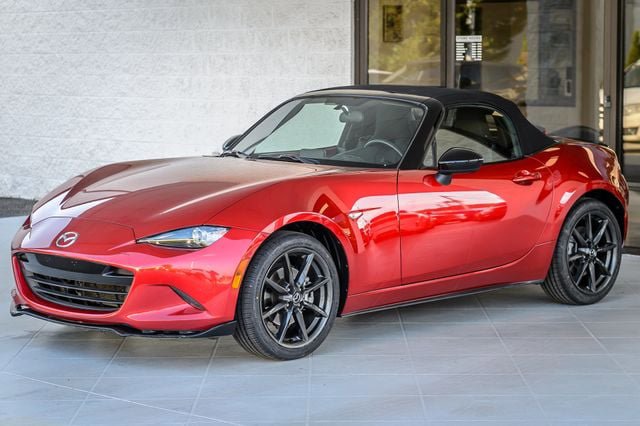 Used 2016 MAZDA MX-5 Miata Club RWD image 9