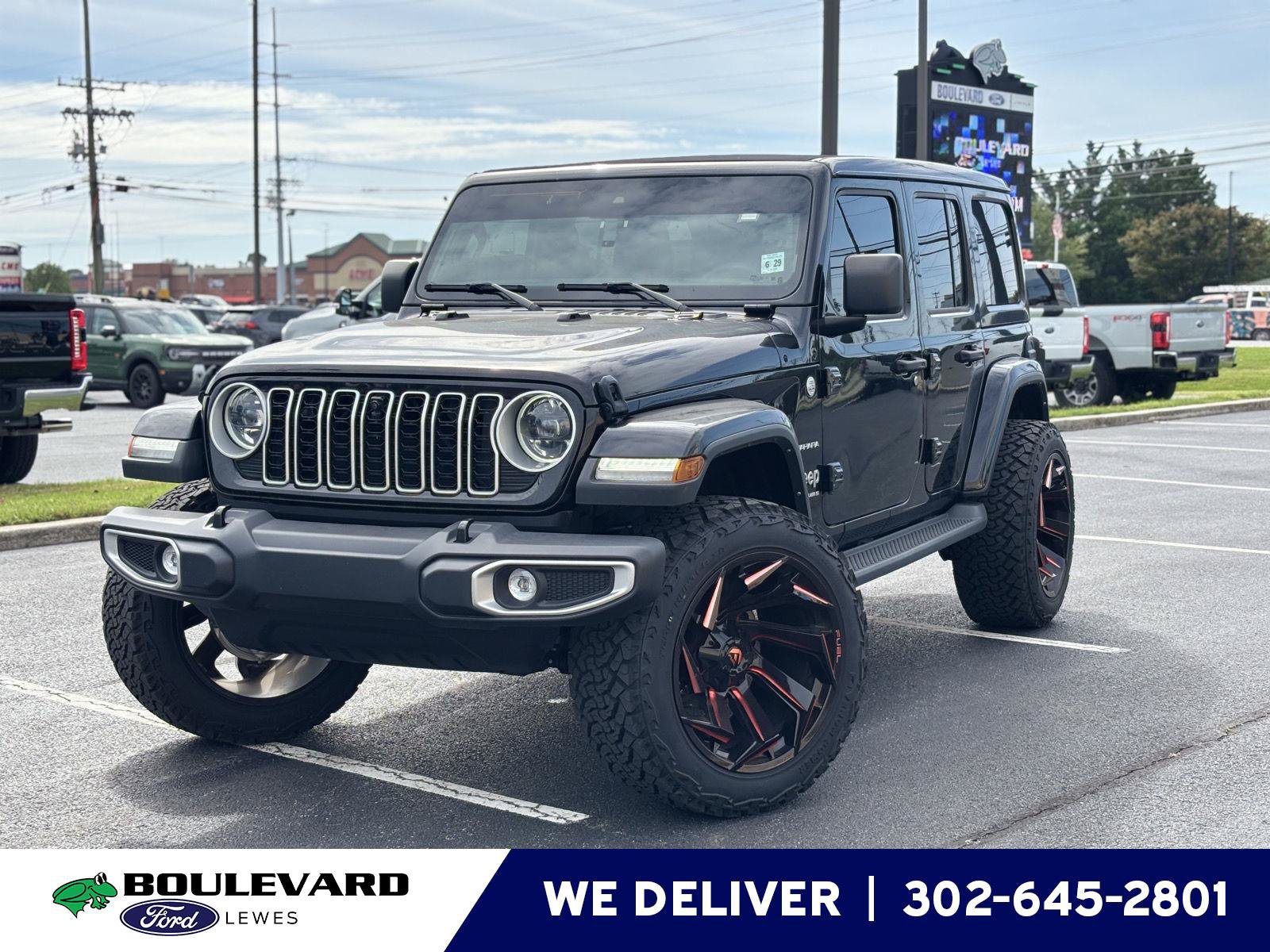 Used 2024 Jeep Wrangler Unlimited Sahara w/ Technology Group AWD/4WD image 1