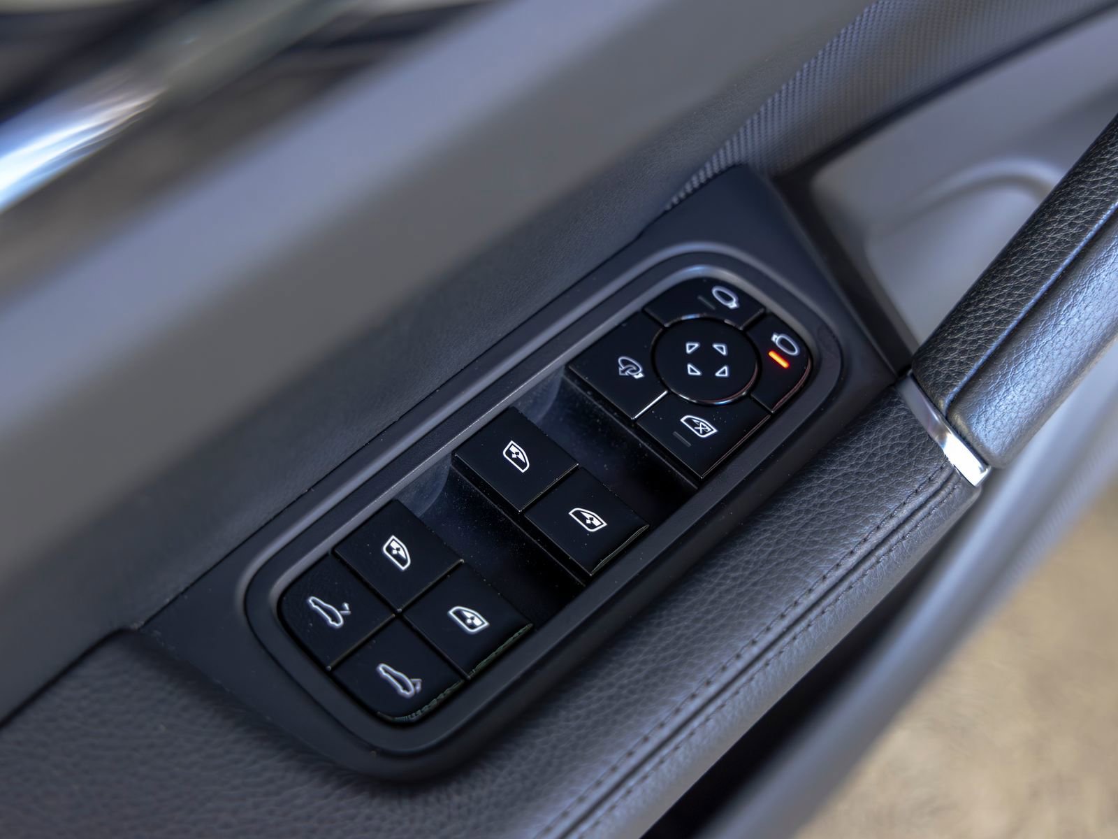 Certified 2021 Porsche Cayenne Coupe image 23