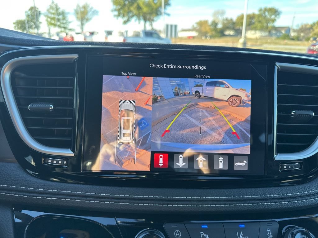 New 2026 Chrysler Pacifica Select FWD image 69