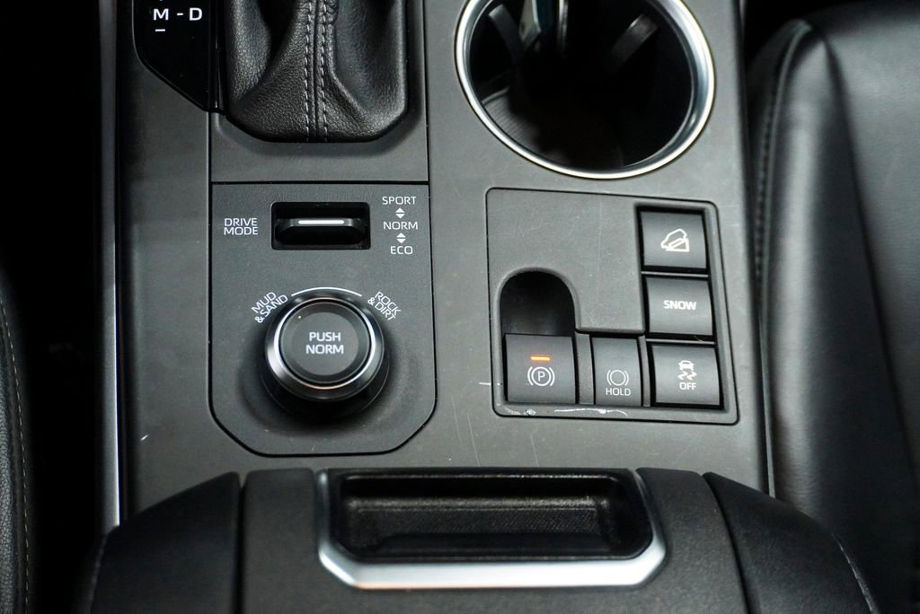 Used 2023 Toyota Highlander XSE image 24