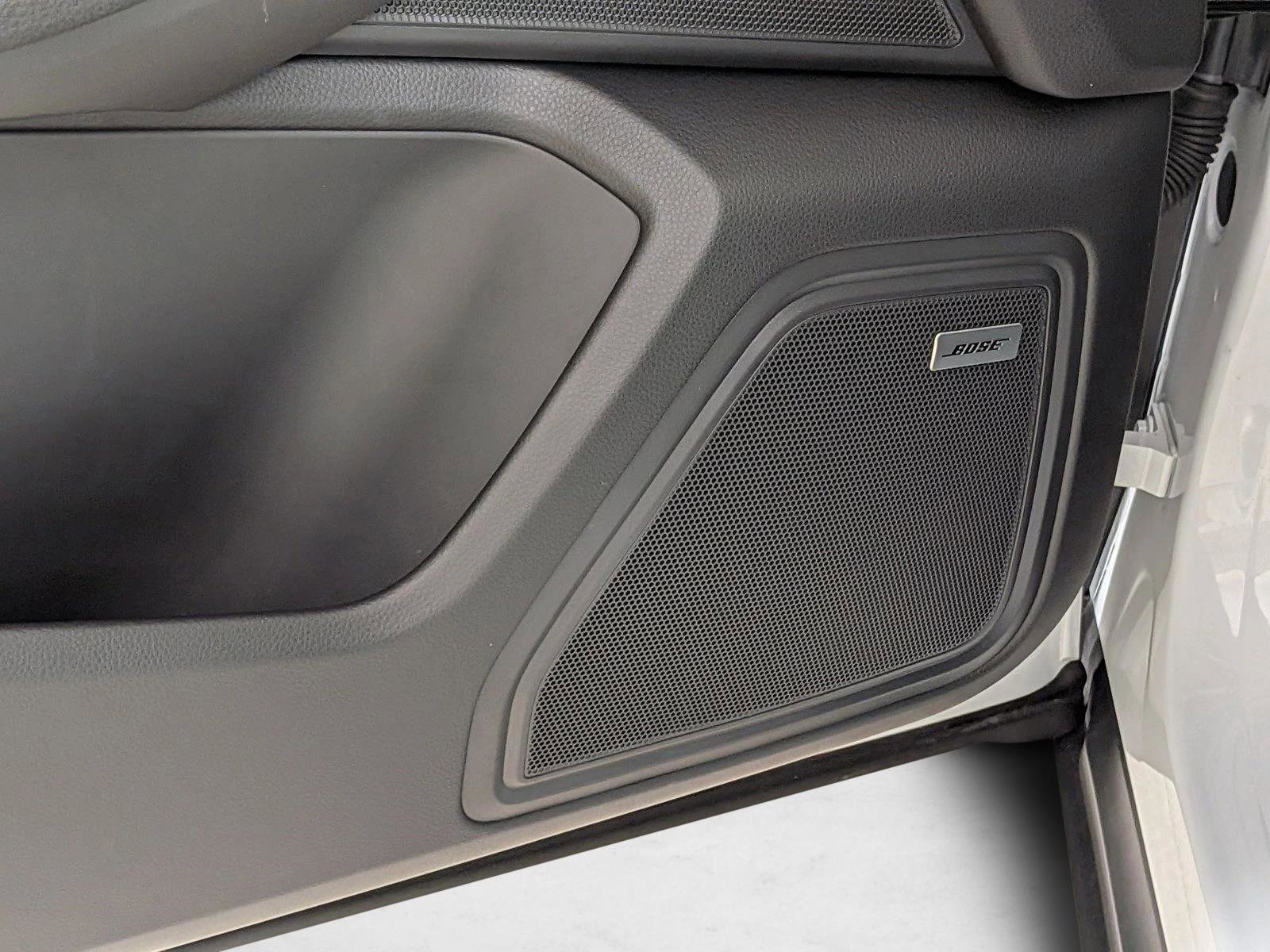 Certified 2025 Porsche Macan Turbo AWD/4WD image 13