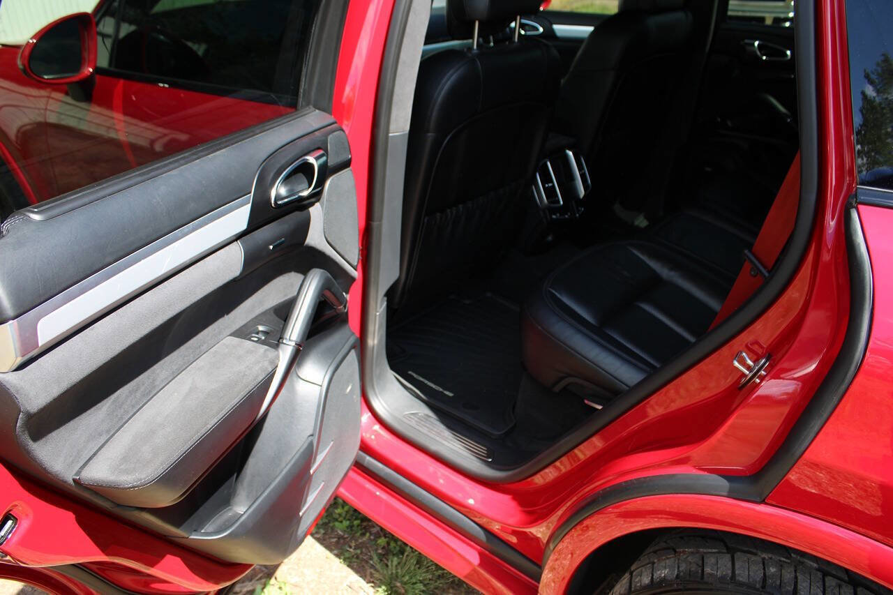 Used 2016 Porsche Cayenne GTS AWD/4WD image 35