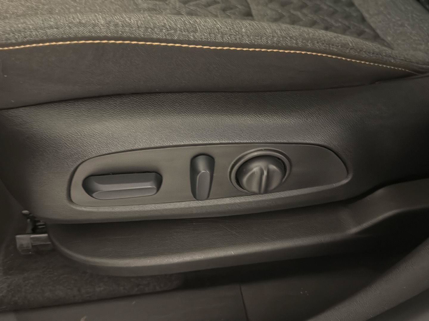 Certified 2024 Chevrolet Equinox LT FWD image 11