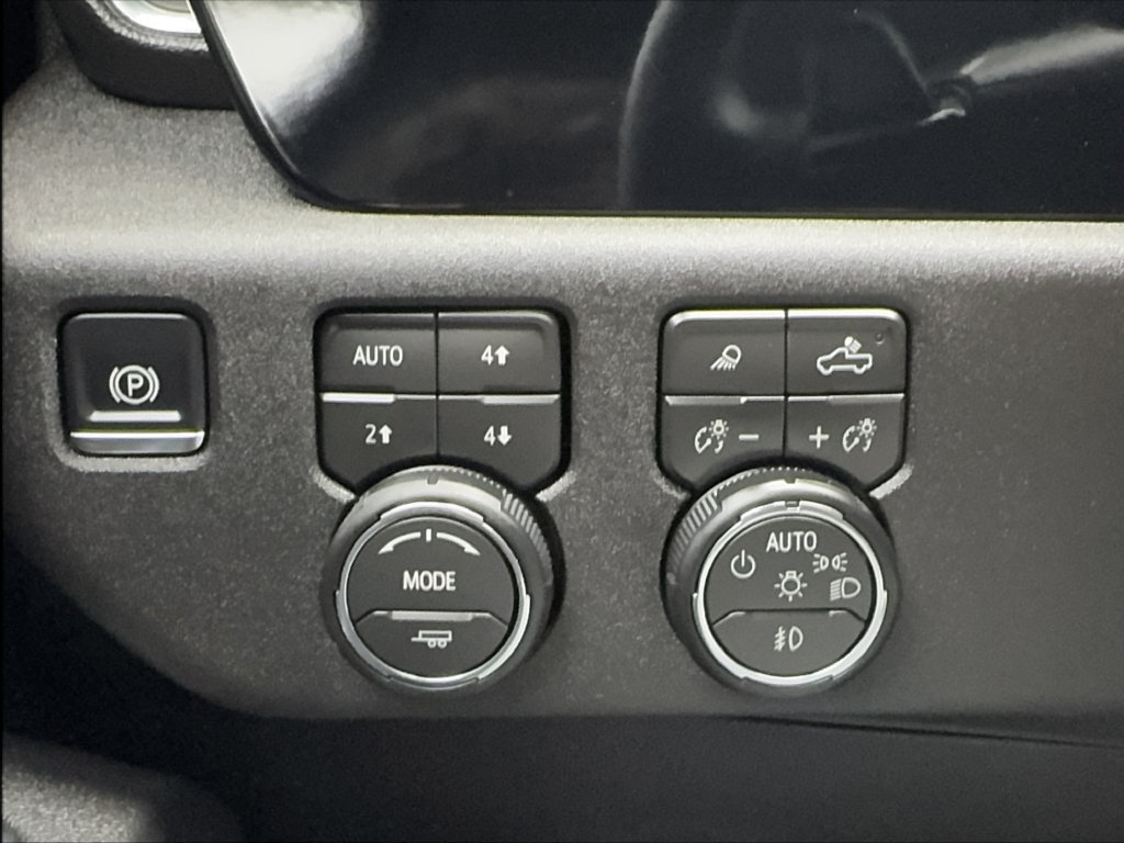 Used 2026 Chevrolet Silverado 1500 LTZ AWD/4WD image 46