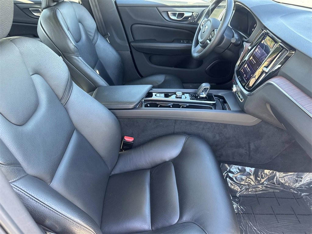 Used 2024 Volvo S60 B5 Plus image 28